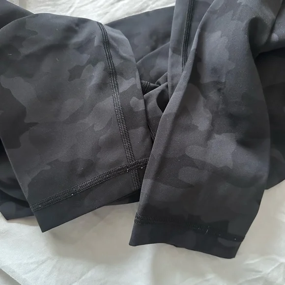 Lululemon Black Camo Leggings - Picture 5 of 5